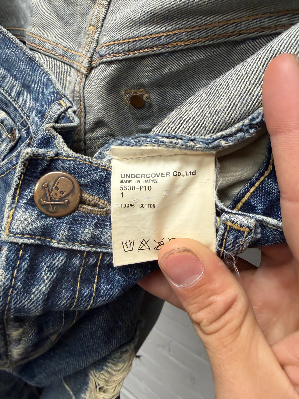 SS2005 Undercover ‘But Beautiful’ 60 Red Yarn Distressed Blue Denim