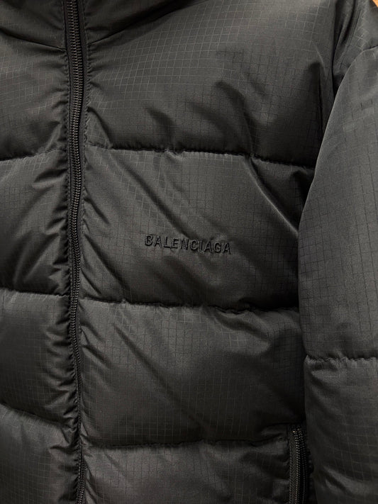 2018 Balenciaga Black Ripstop Cropped Fit Down Filled Puffer Jacket