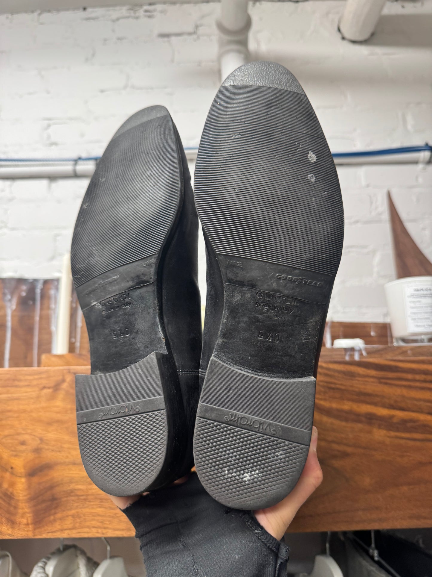Gucci Black Calfskin Leather Vibram Sole Chelsea Boots