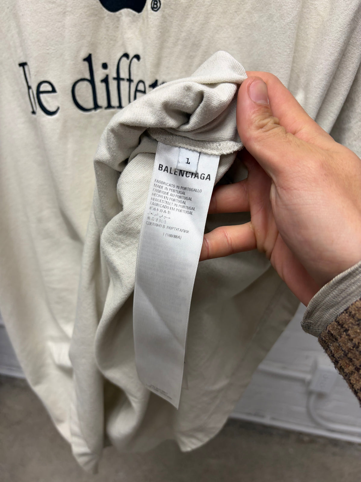 AW2022 Balenciaga ‘Be Different’ Apple Logo Oversized White T-Shirt