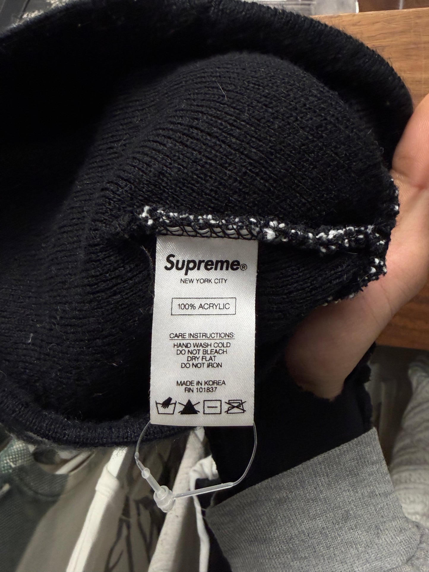 AW2020 Supreme ‘Black Ark’ Black/White Beanie
