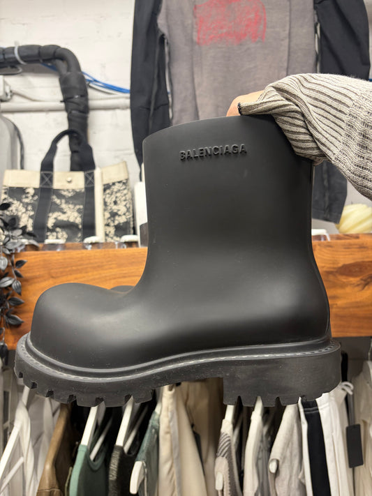 Balenciaga ‘Steroid’ Black Oversized Laceless Combat Boots