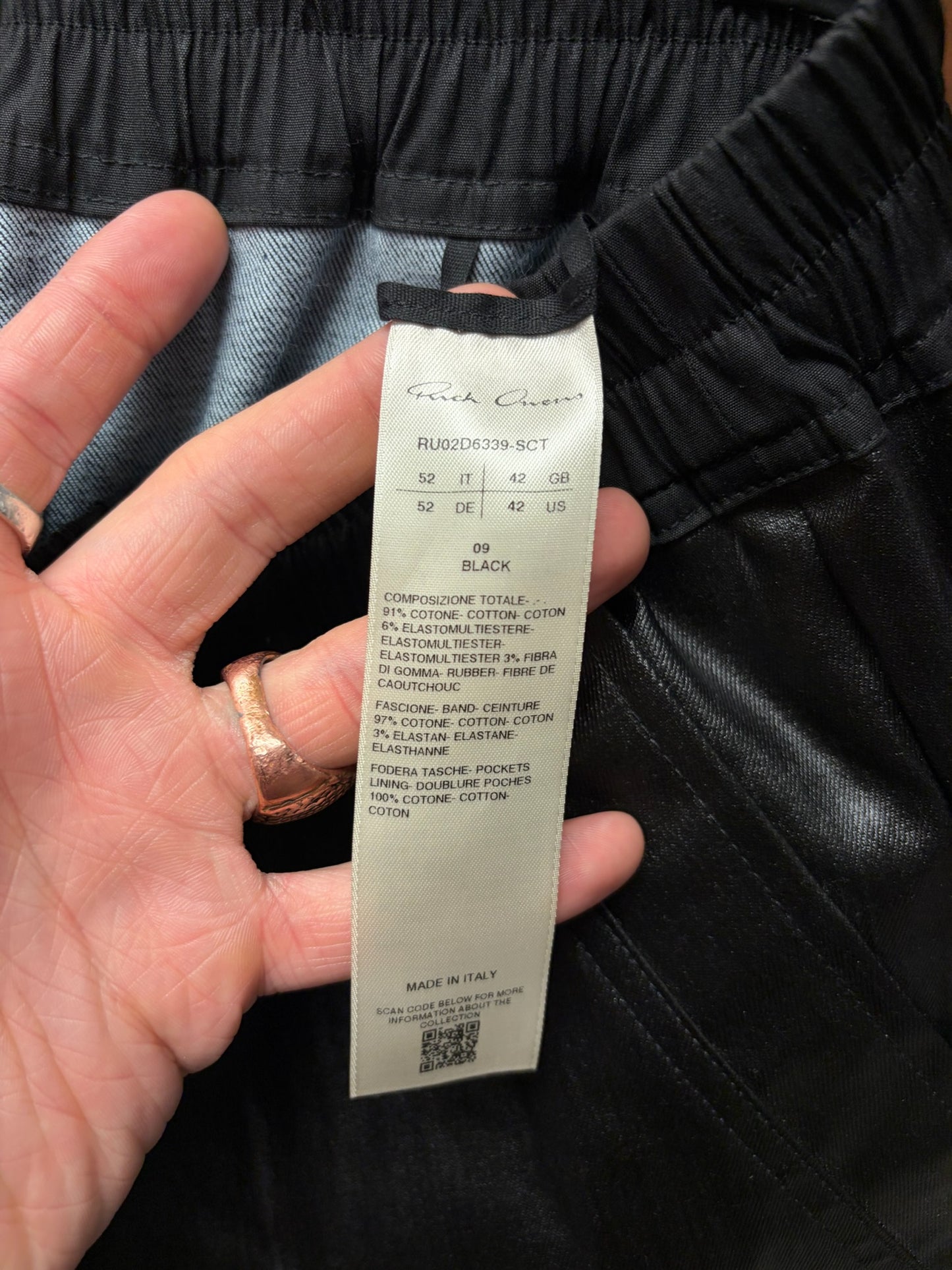 AW2024 Rick Owens ‘Porterville’ Black Waxed ‘Cargobela’ Wide Leg Drawstring Pants