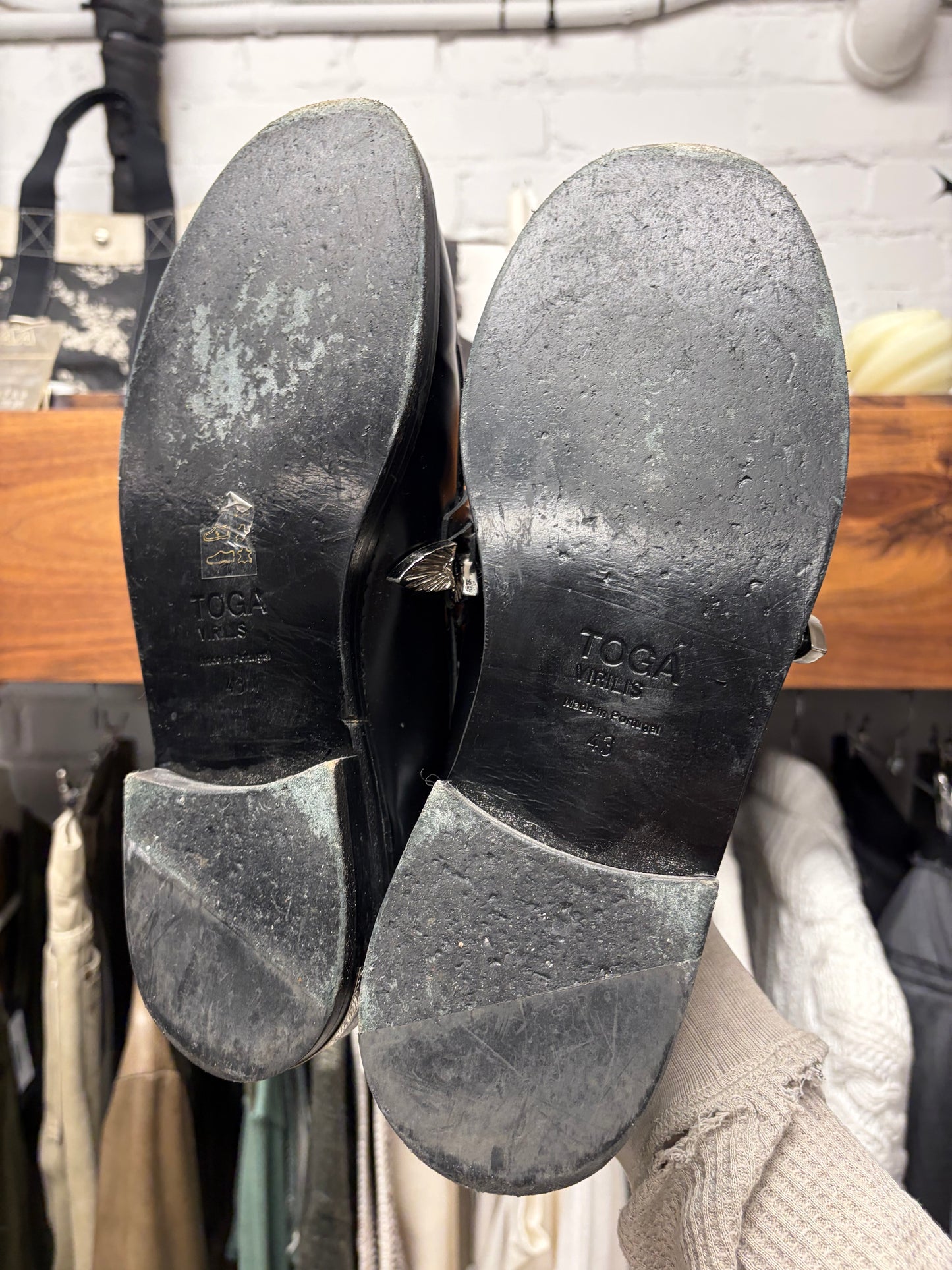 Toga Virillis ‘Pulla’ Black/Metal Western Buckle Leather Loafers