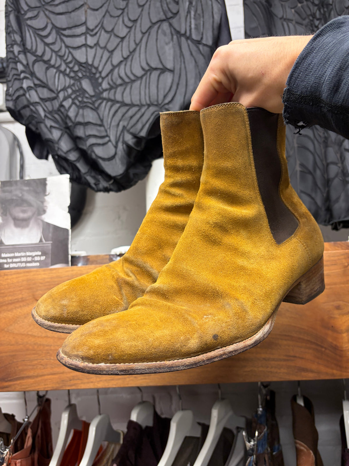 Saint Laurent Brown Suede ‘Wyatt’ Pointed Toe Chelsea Boots