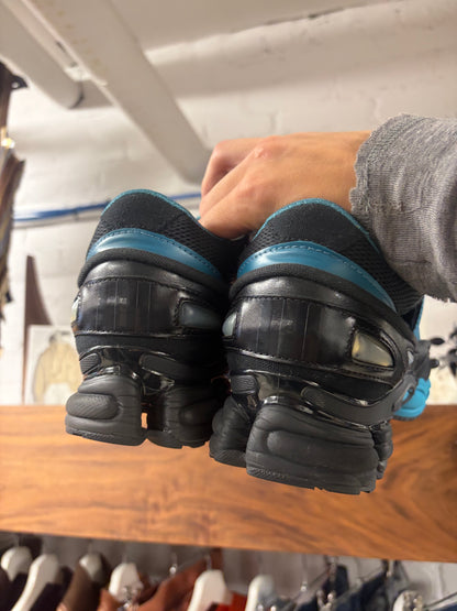 2018 Raf Simons x Adidas ‘Ozweegos’ Colonial Blue/Black Low Top Sneakers