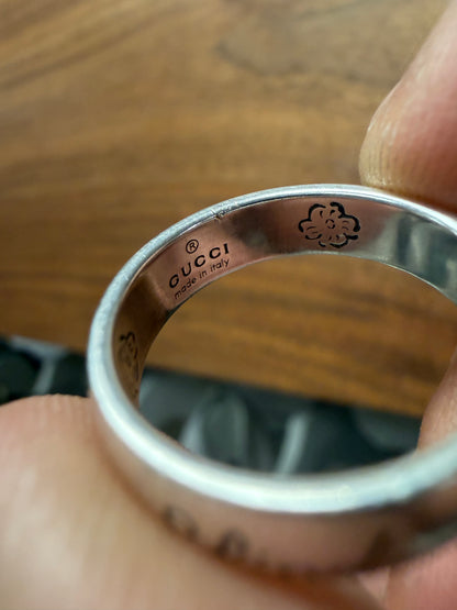 Gucci 925 Silver ‘Blind For Love’ Engraved Band Ring