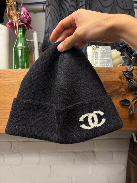 Chanel ‘CC Interlock Logo’ Black Cashmere Knit Beanie