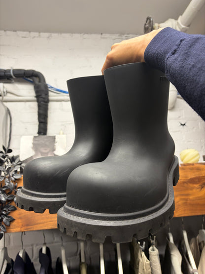 Balenciaga ‘Steroid’ Black Oversized Laceless Combat Boots