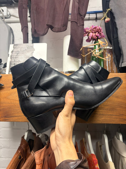 Saint Laurent ‘Jodhpur’ Black Belt Wrapped Leather Pointed Toe Chelsea Boots