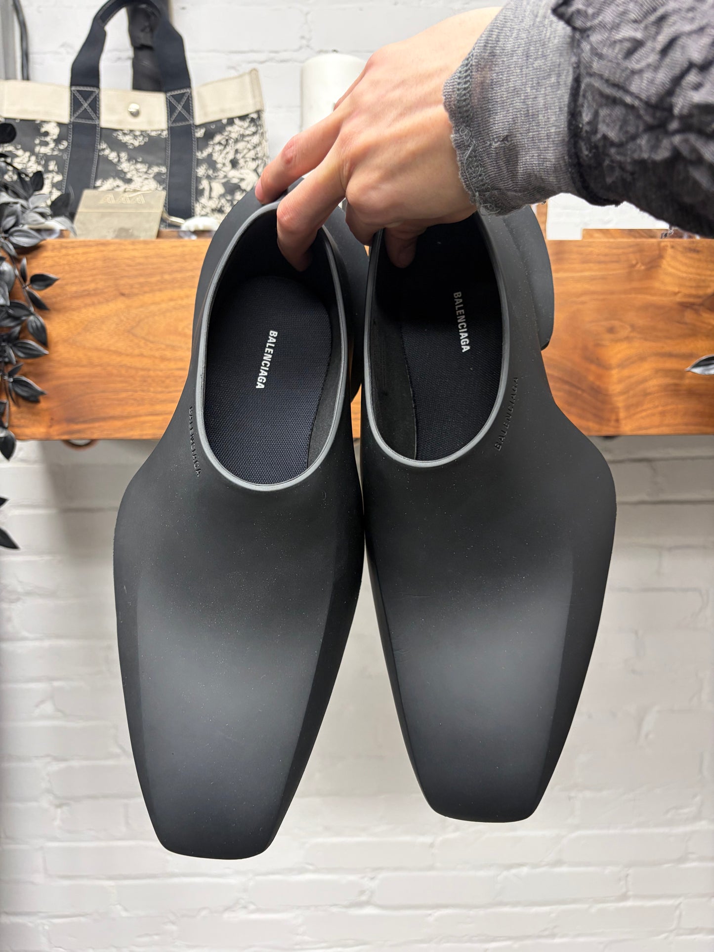 SS2022 Balenciaga ‘Space Shoe’ Pointed Toe Low Top Slip On Mules