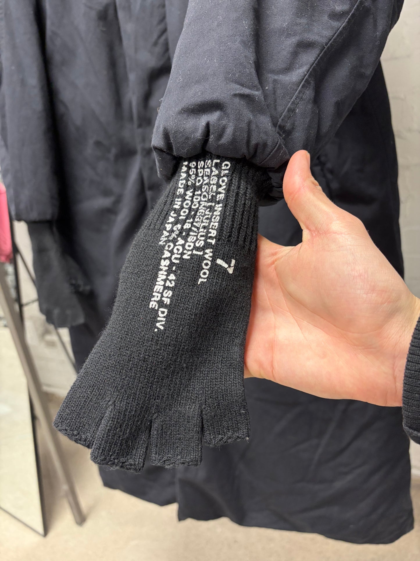 AW2018 Julius ‘Fingerless Gloves’ Cotton/Nylon Black Long Coat