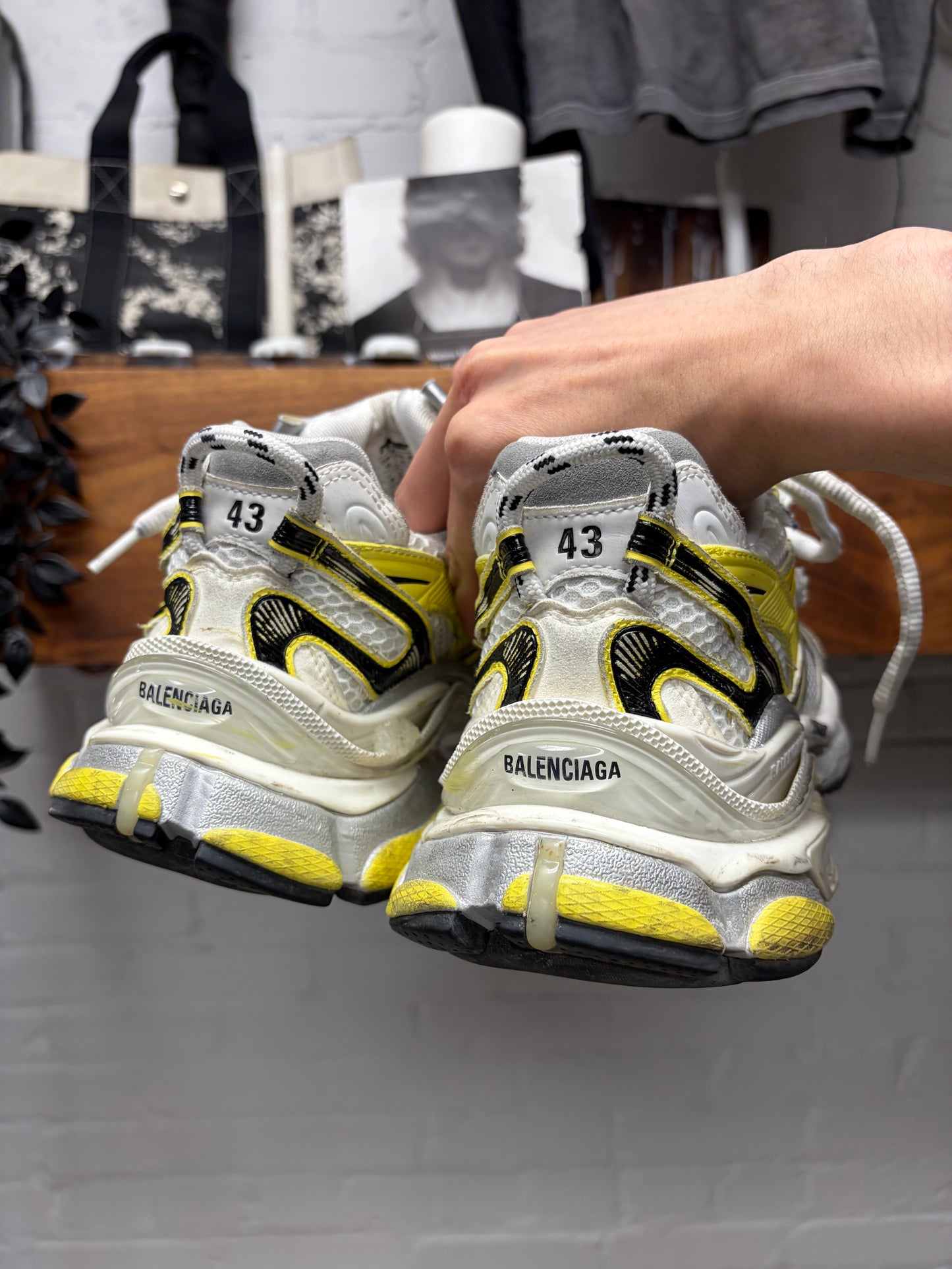 Balenciaga ‘Runner’ White/Yellow Low Top Sneakers