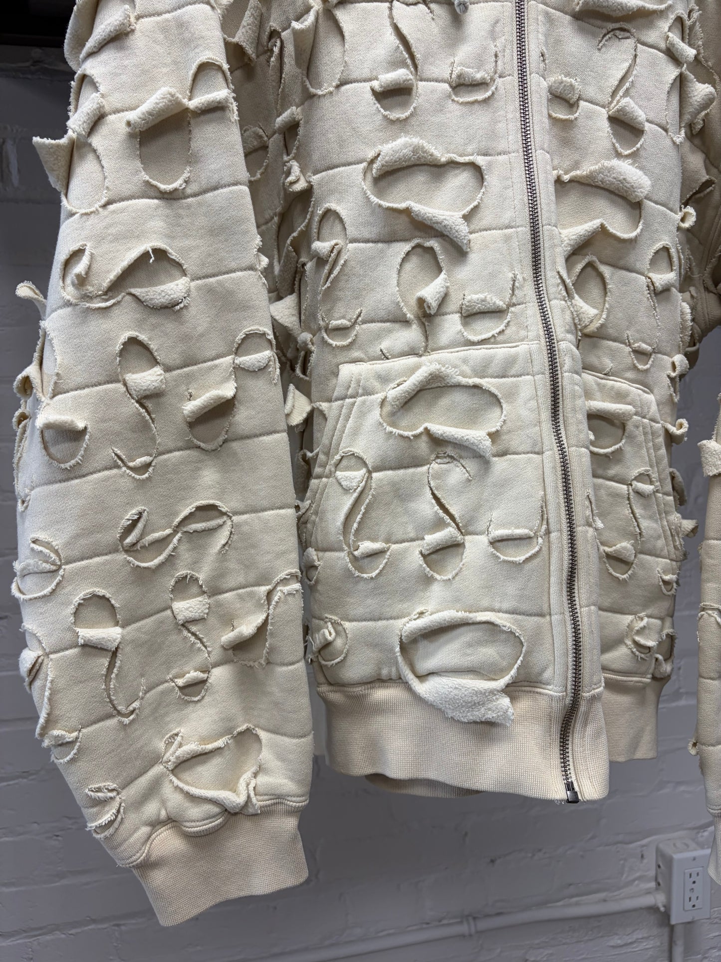 AW2022 Supreme x Griffin ‘Slash Distressed’ Zip-Up Hoodie