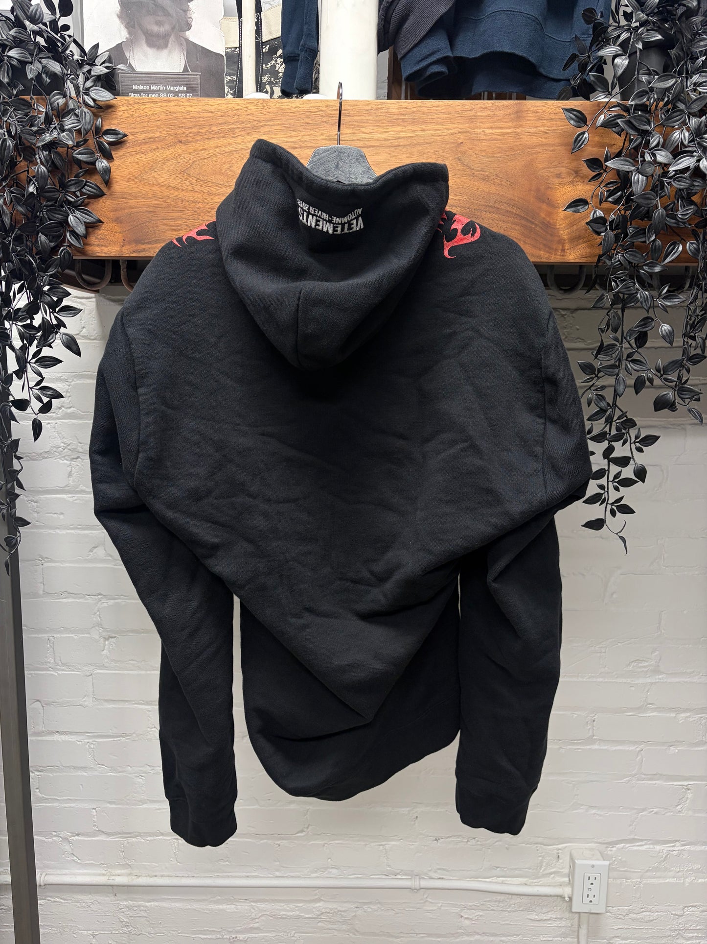 AW2018 Vetements ‘Misplaced Skull’ Cropped Black Graphic Hoodie