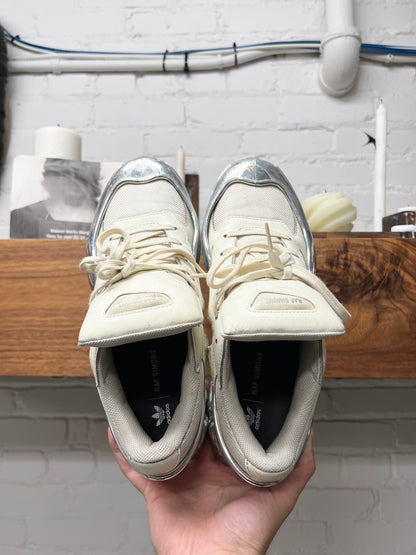 Raf Simons x Adidas ‘Ozweegos V3’ Silver/Cream Metallic Low Top Sneakers