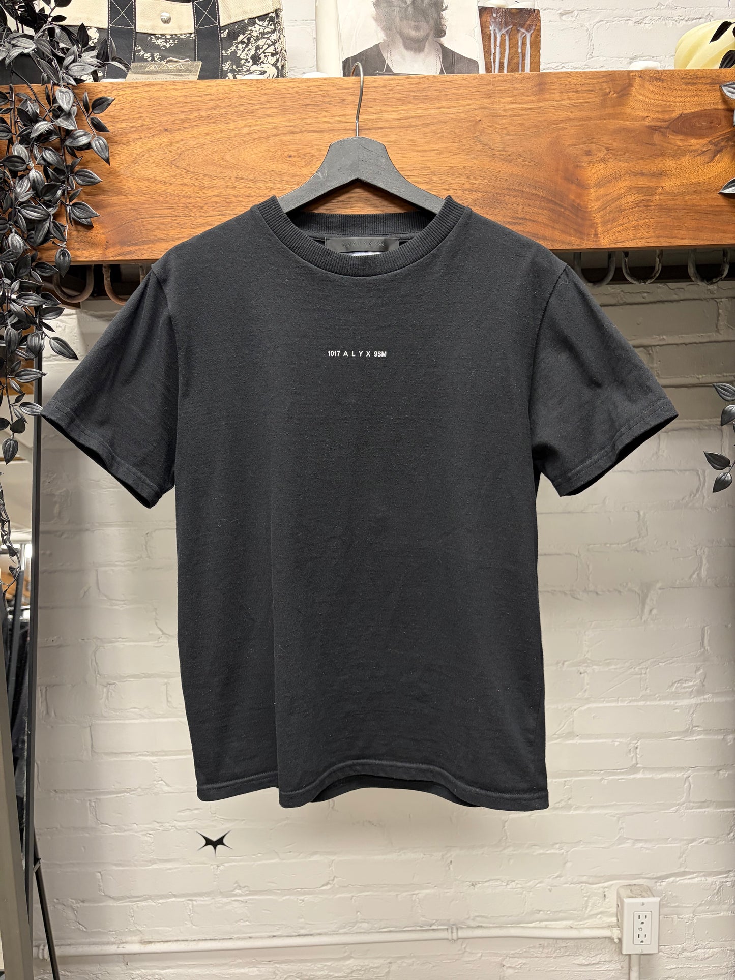 1017 Alyx 9SM Black Minimal Logo T-Shirt