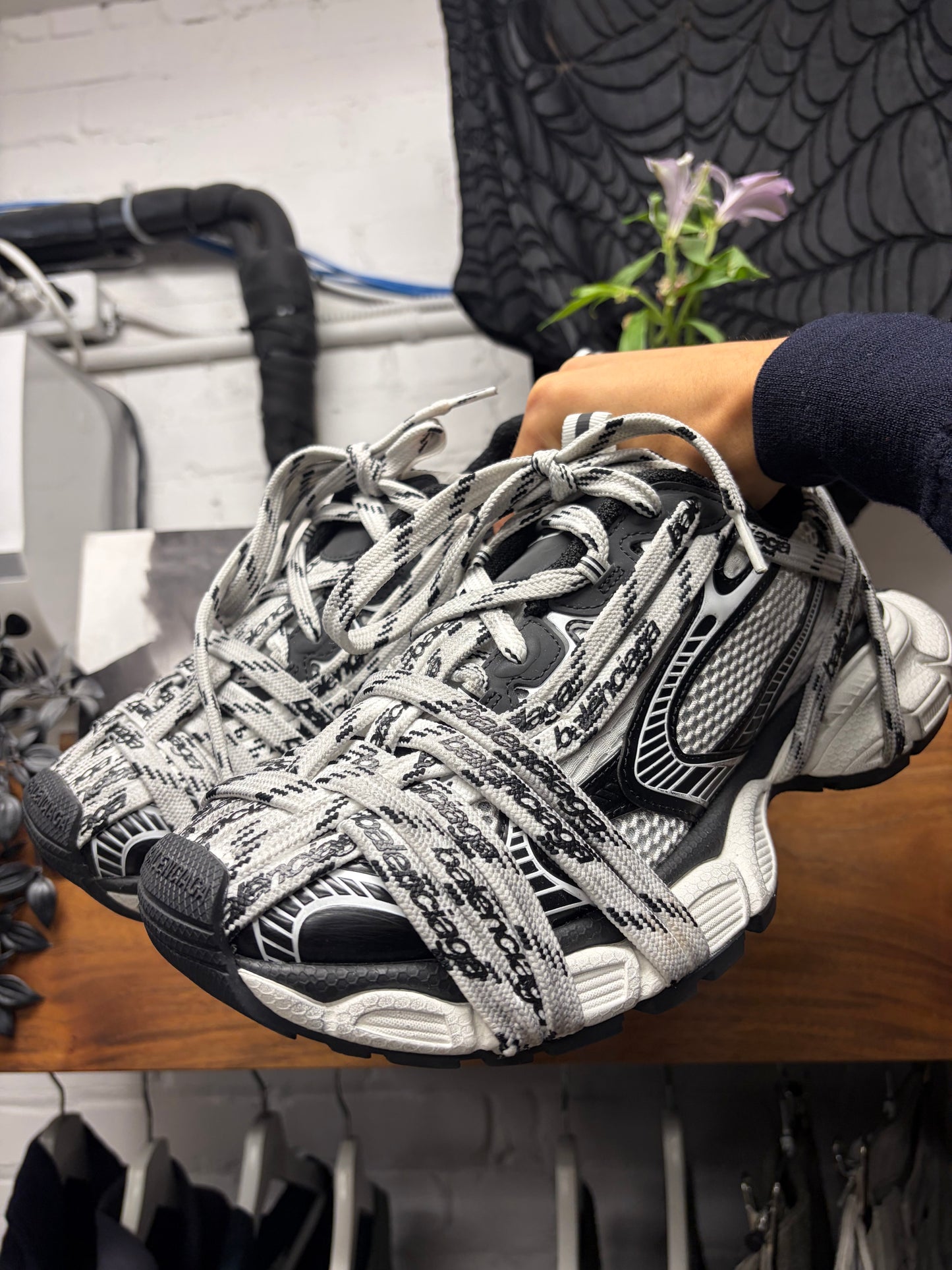 Balenciaga ‘3XL’ Extreme Laces Black/White Low Top Sneakers