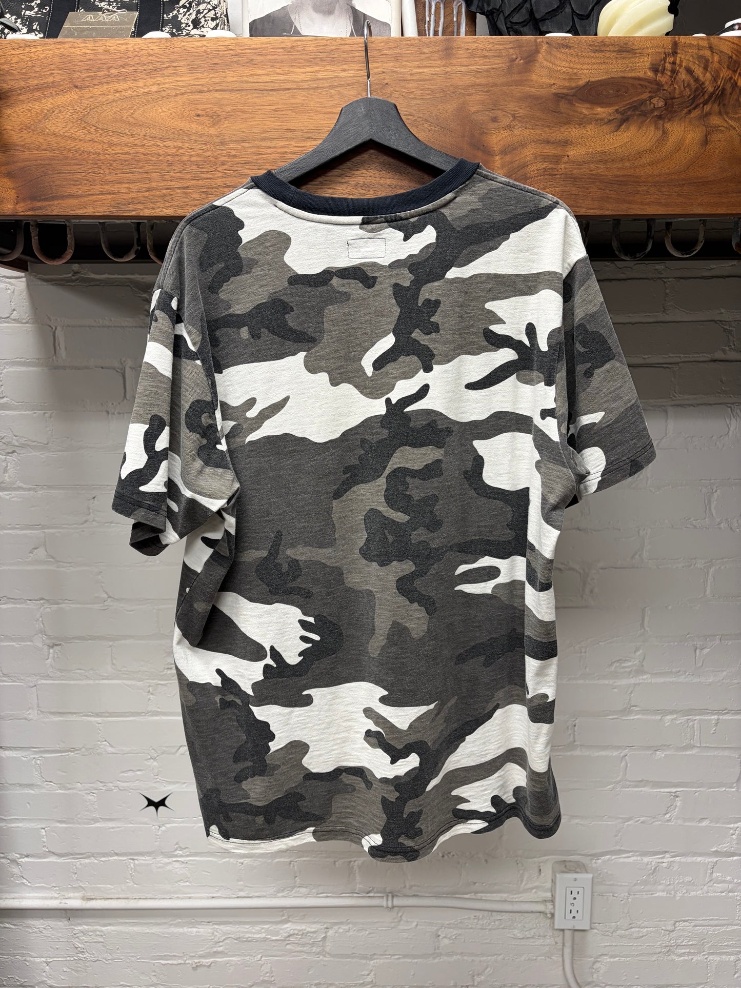 AW2018 Supreme ‘Snow Camo’ Pocket Logo T-Shirt