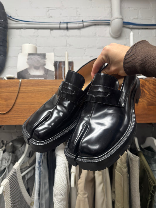 Maison Margiela ‘Tabi’ Split Toe Black Patent Leather Platform Derbies
