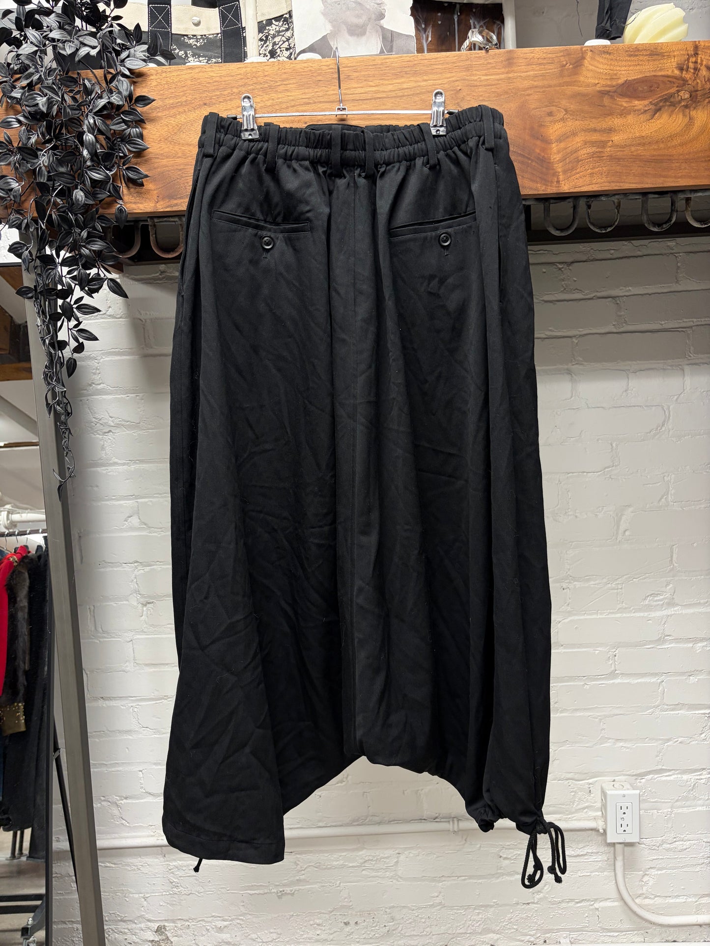 Yohji Yamamoto ‘Black Scandal’ Balloon Cut ‘Sarousel’ Shorts