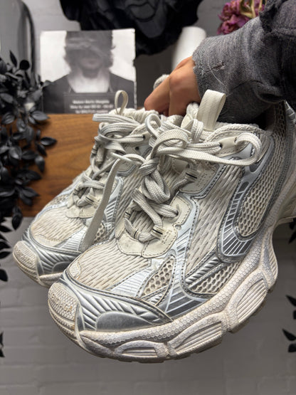 Balenciaga ‘3XL’ White/Silver Oversized Low Top Sneakers