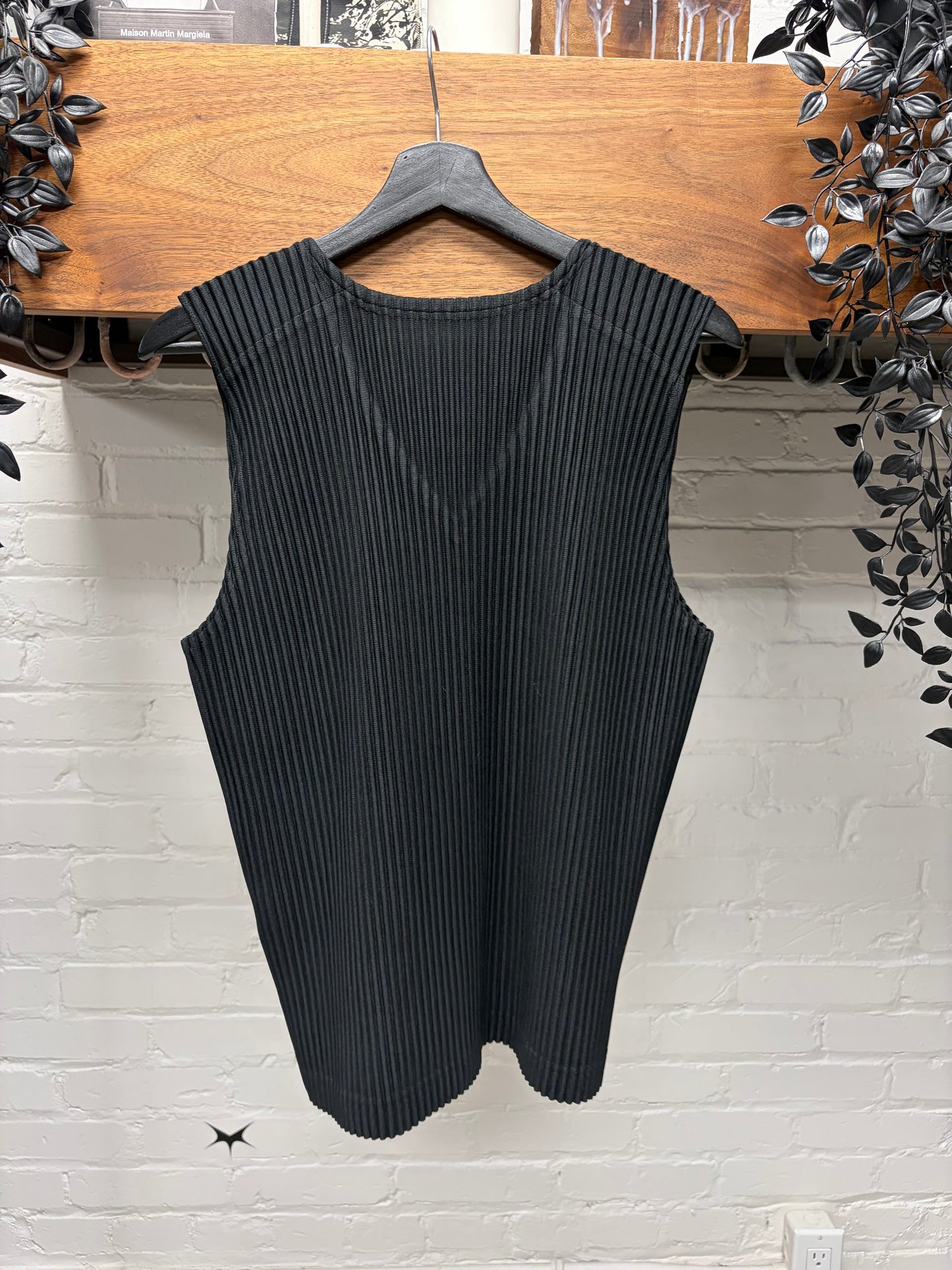 Issey Miyake Homme Plisse Pleated Black V-Neck Sleeveless Top