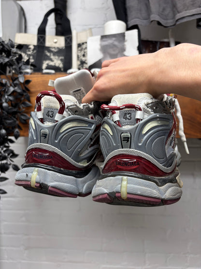 Balenciaga ‘Runner’ White/Burgundy Low Top Sneakers