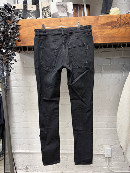 2018 Saint Laurent ‘D02’ Classic Black Skinny Jeans