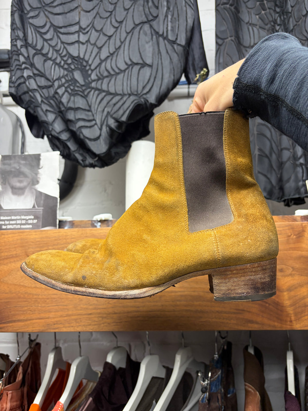 Saint Laurent Brown Suede ‘Wyatt’ Pointed Toe Chelsea Boots