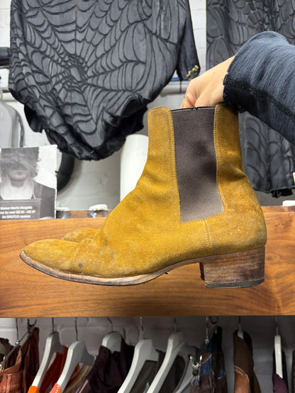 Saint Laurent Brown Suede ‘Wyatt’ Pointed Toe Chelsea Boots