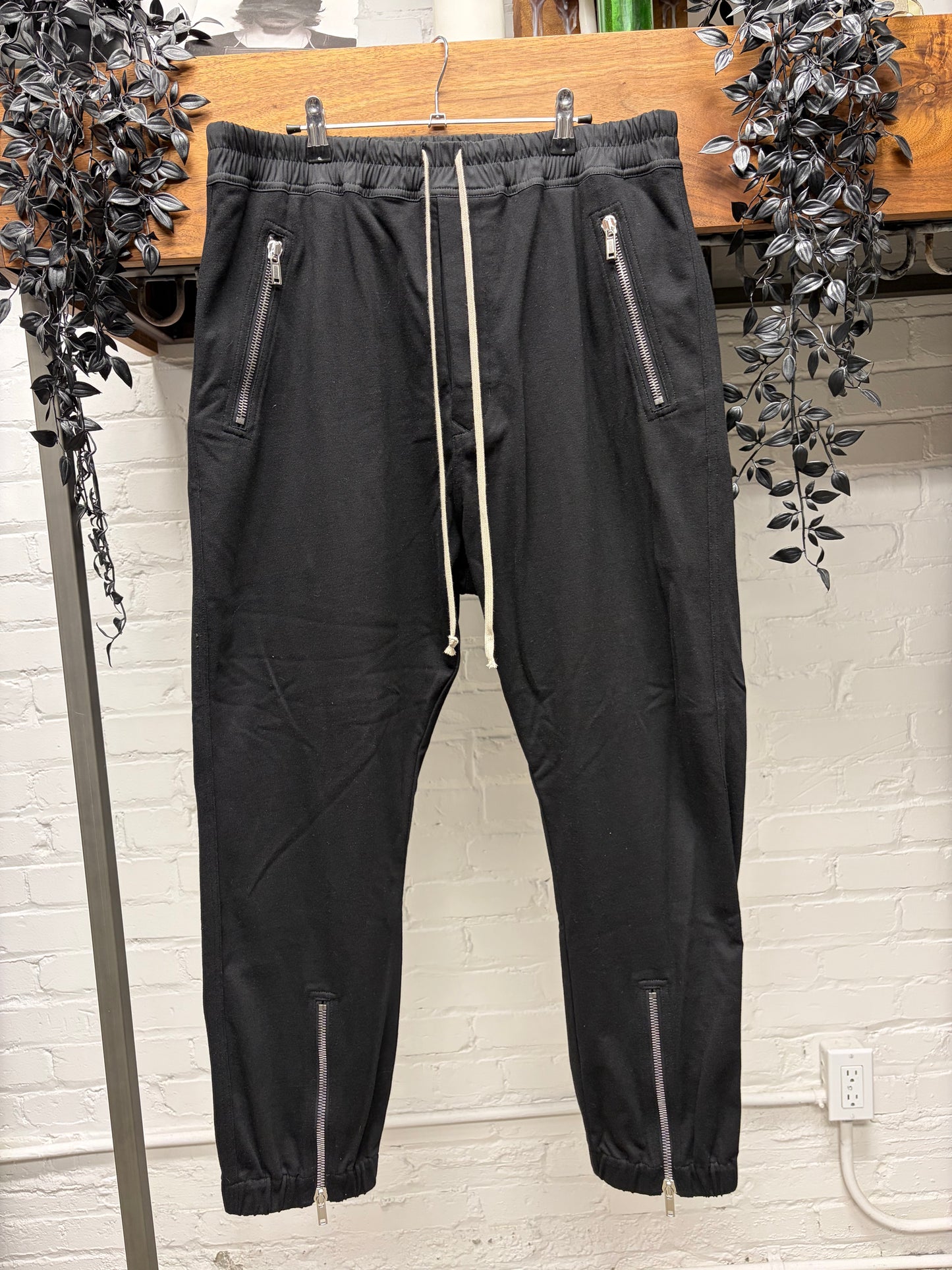 AW2023 Rick Owens ‘Luxor’ Black Drawstring Sweatpants