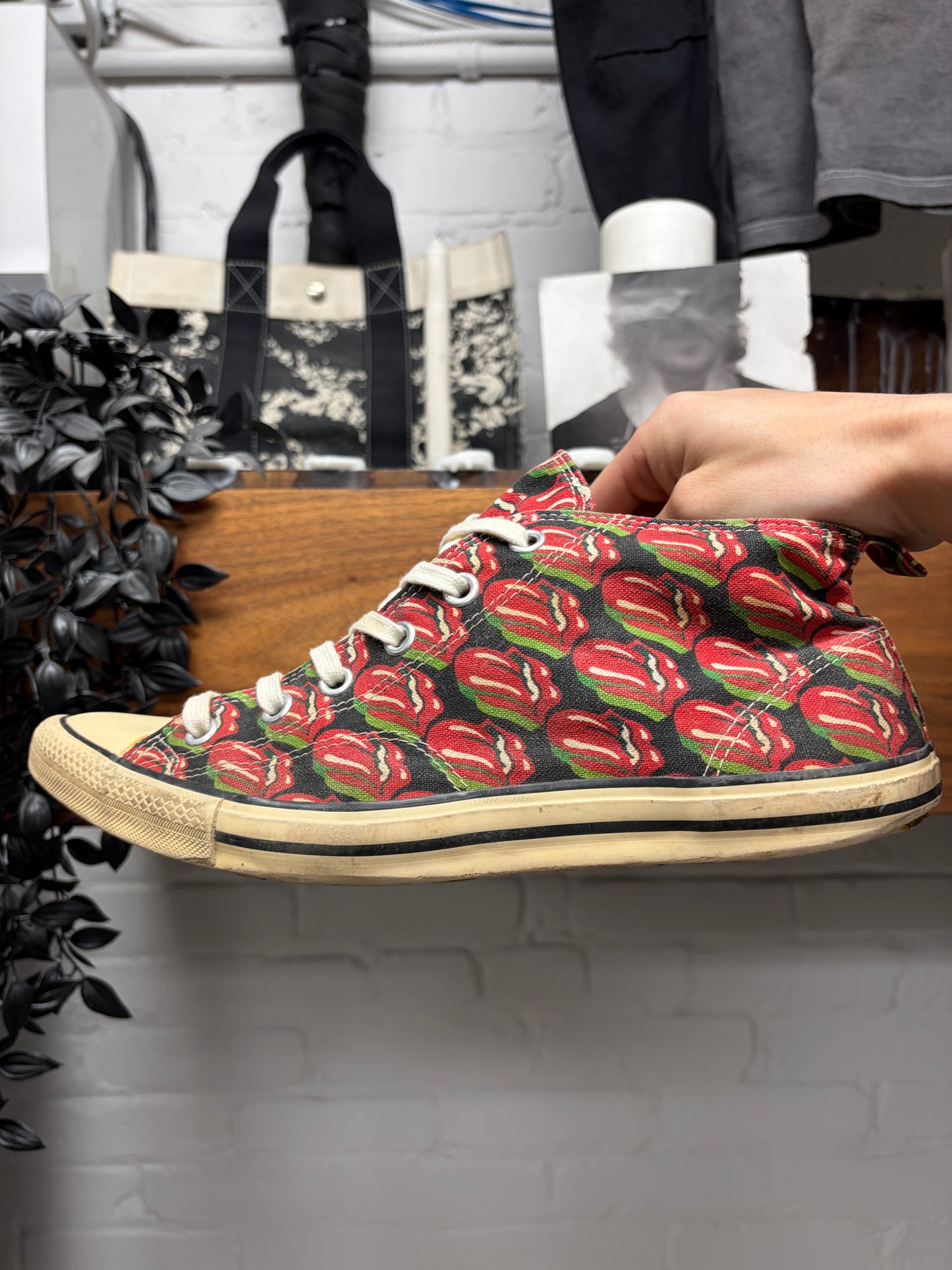 SS2006 Comme Des Garçons Homme Plus x Rolling Stones ‘Tongue & Lips’ Pointed Toe Converse
