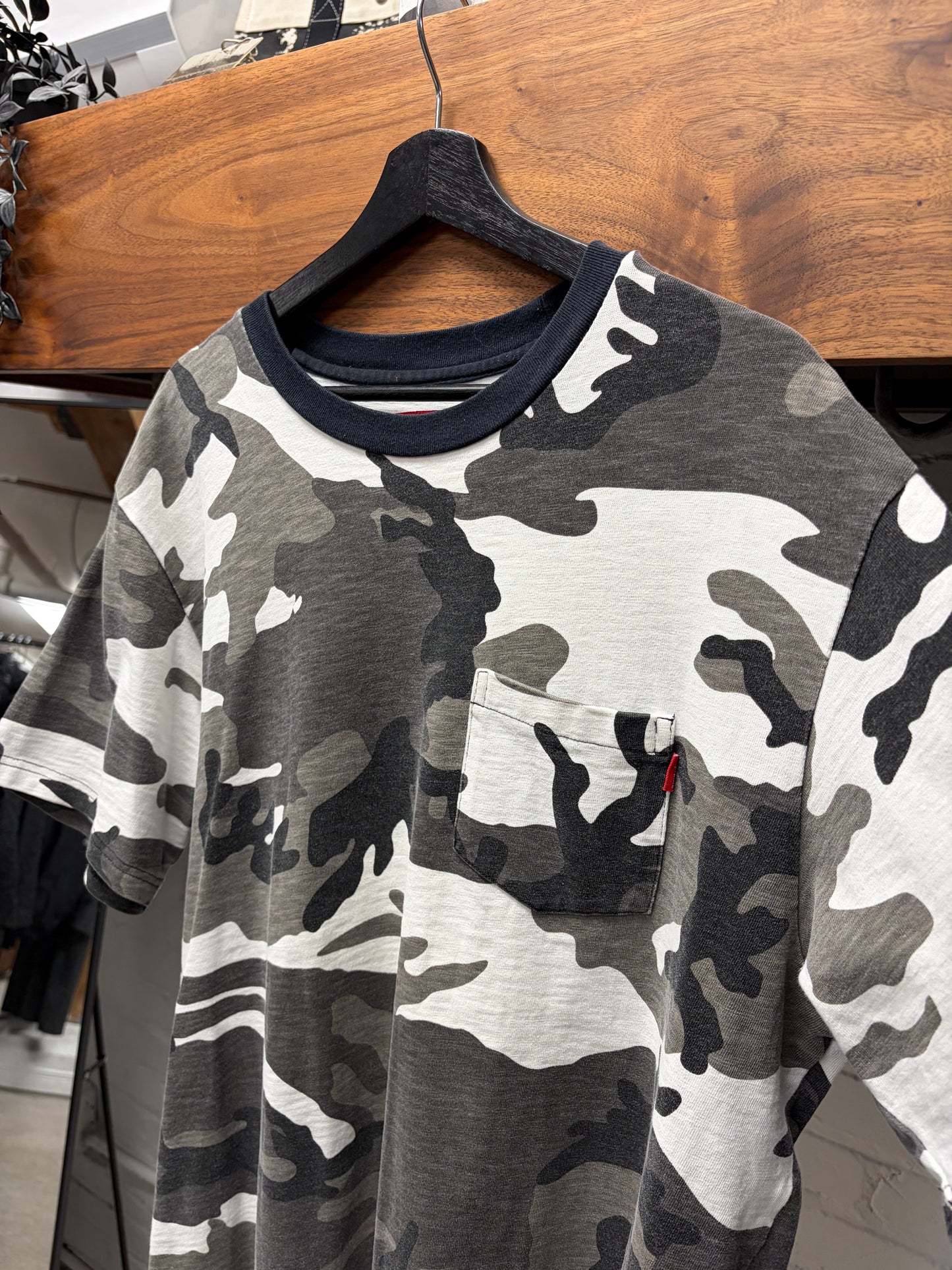 AW2018 Supreme ‘Snow Camo’ Pocket Logo T-Shirt