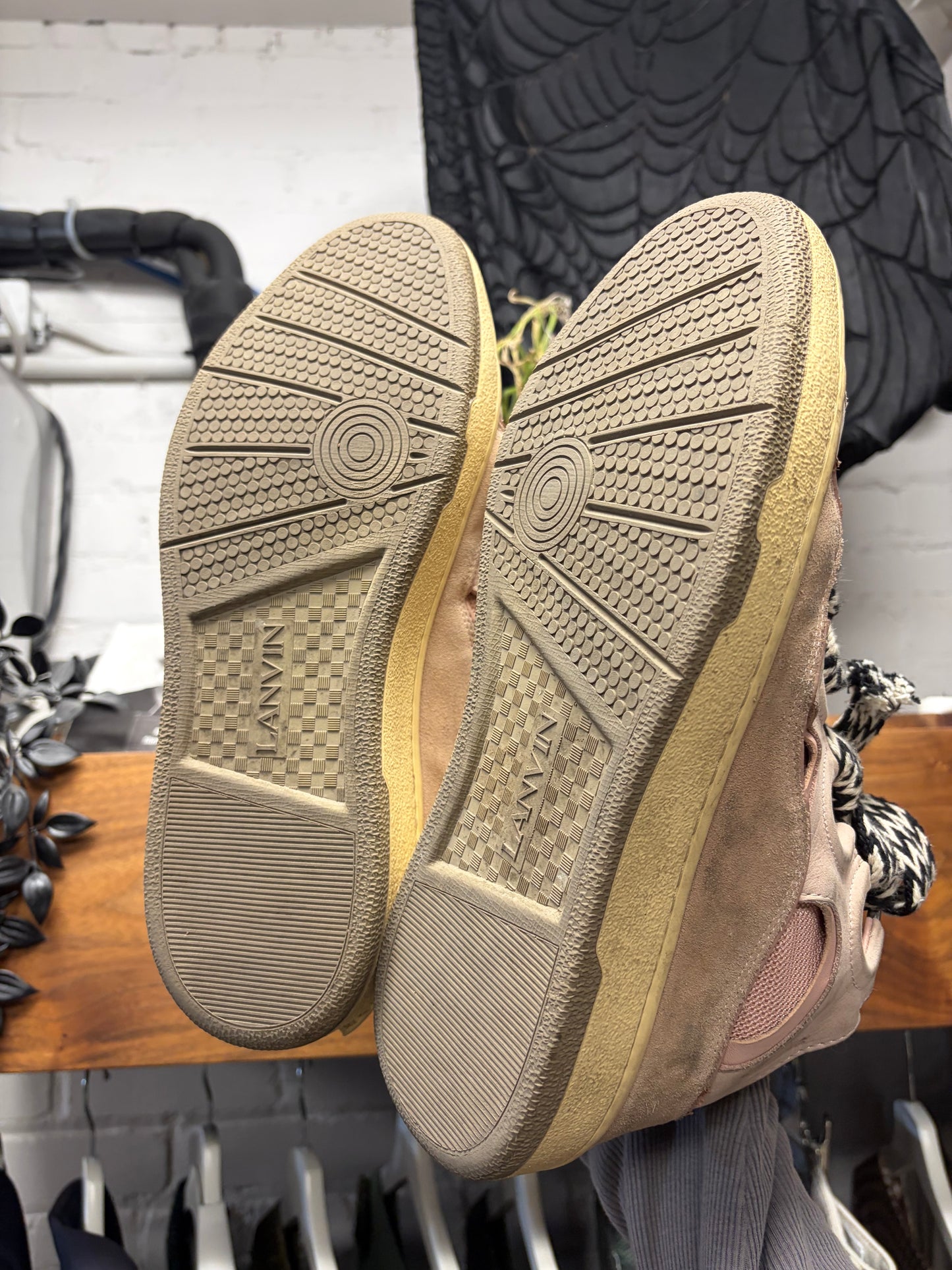 Lanvin Curb Jumbo Lace Low Top Padded Skate Sneakers