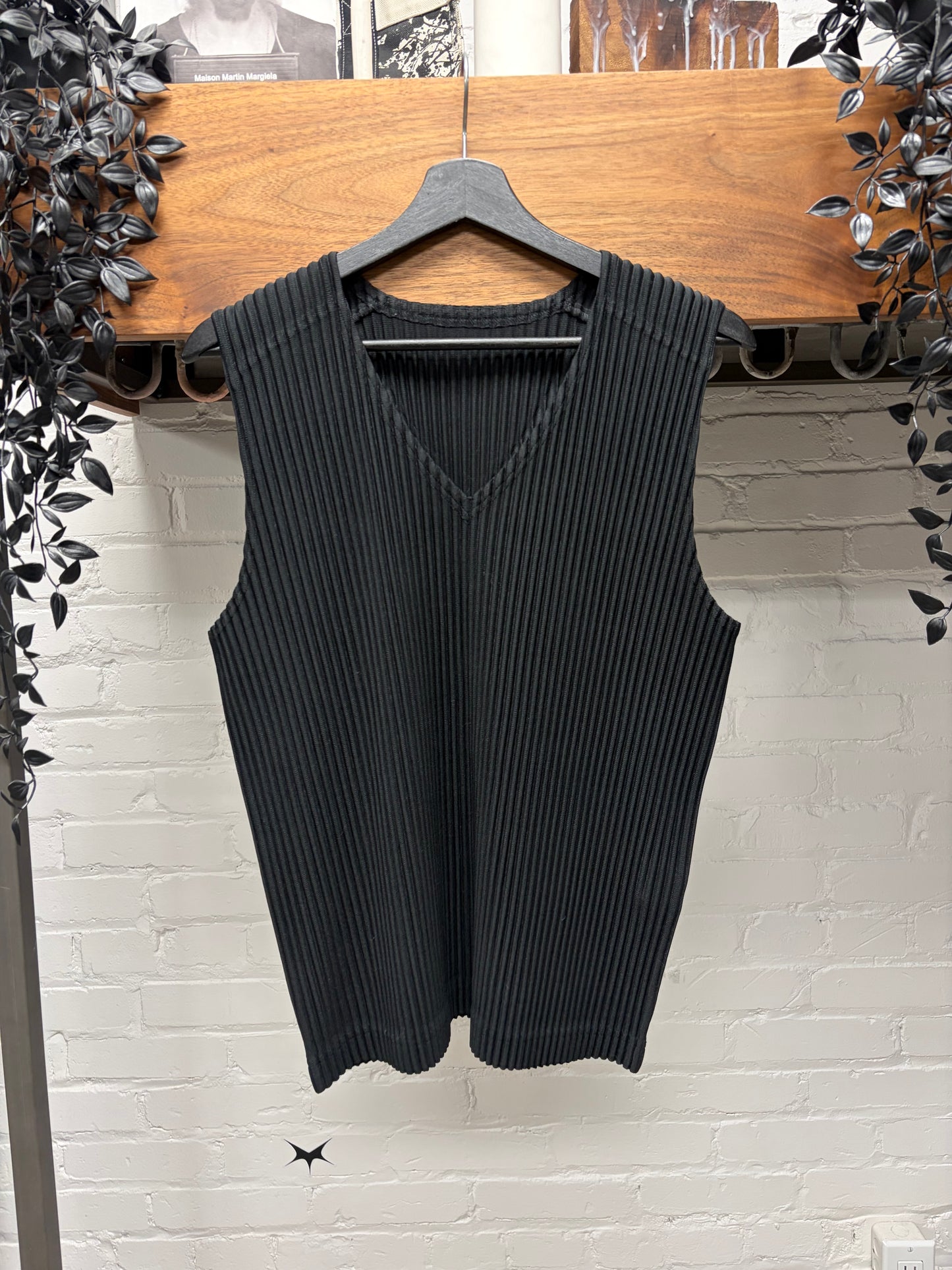 Issey Miyake Homme Plisse Pleated Black V-Neck Sleeveless Top