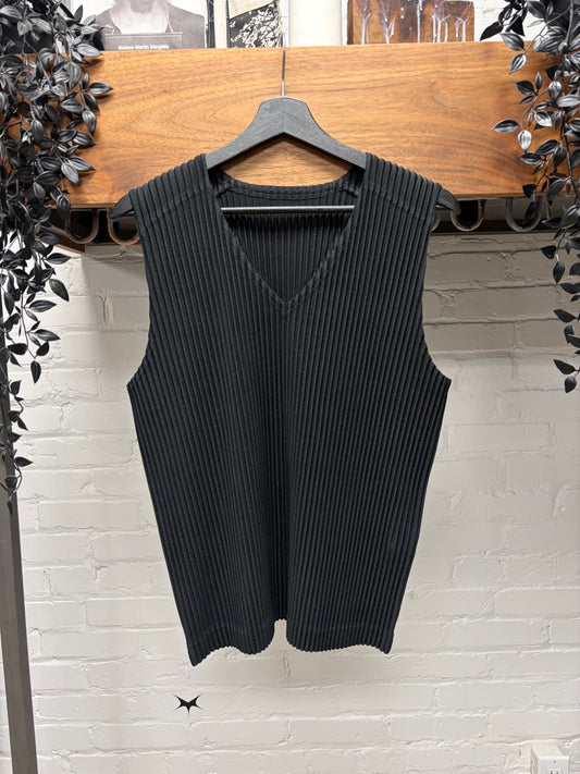 Issey Miyake Homme Plisse Pleated Black V-Neck Sleeveless Top