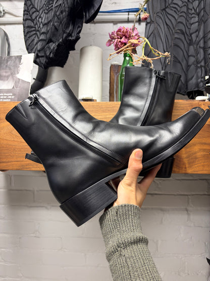 Alexander McQueen ‘Punk’ Black/Silver Toecap Leather Pointed Chelsea Boots