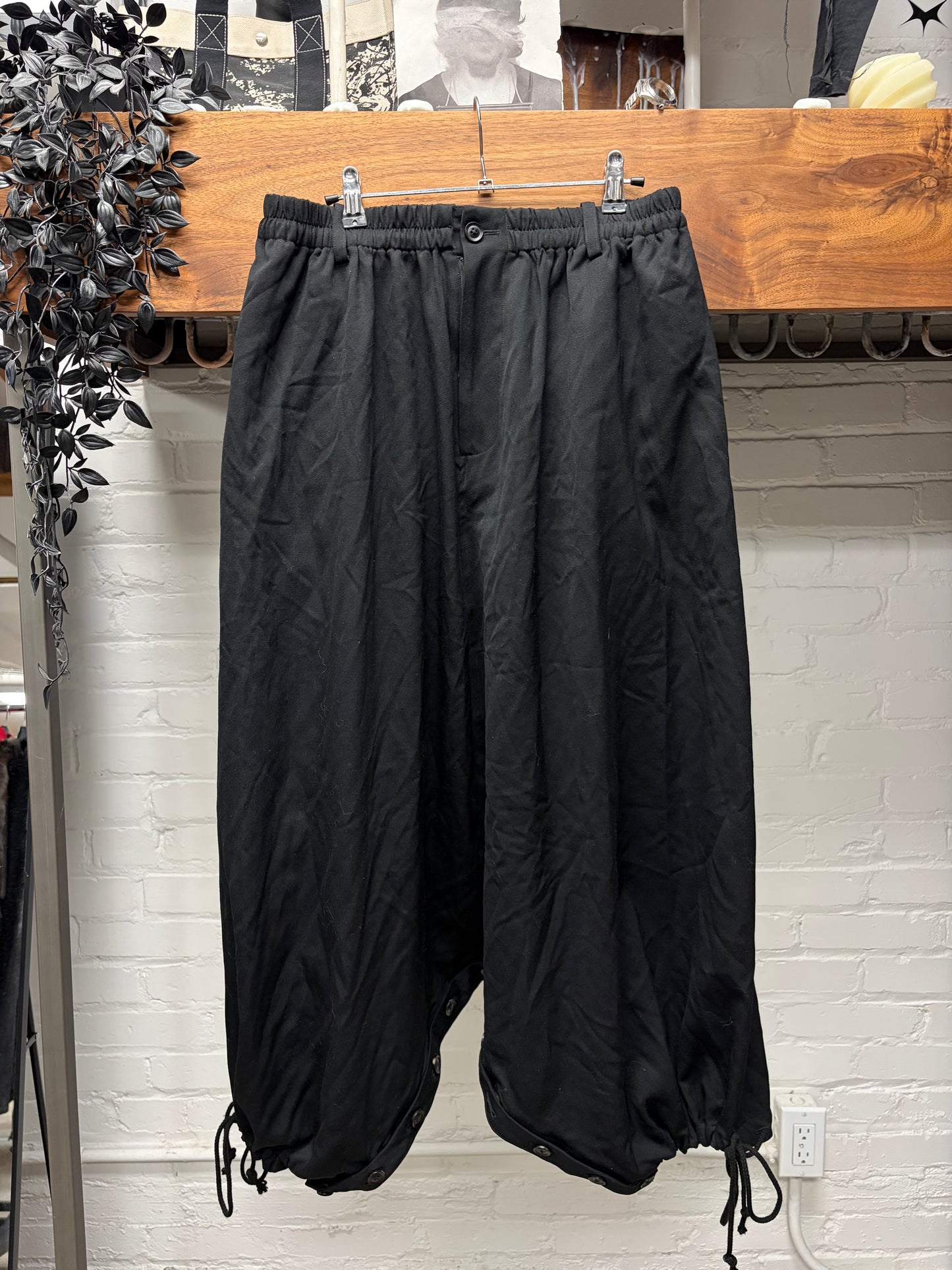 Yohji Yamamoto ‘Black Scandal’ Balloon Cut ‘Sarousel’ Shorts