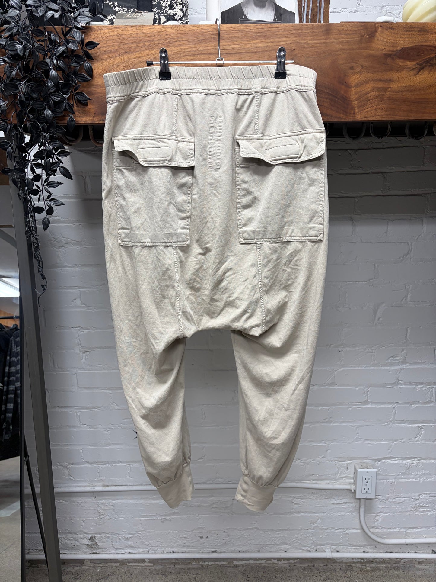 Rick Owens DRKSHDW ‘Memphis’ Drop Crotch ‘Pearl’ Cropped Sweatpants