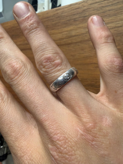 Gucci 925 Silver ‘Blind For Love’ Engraved Band Ring