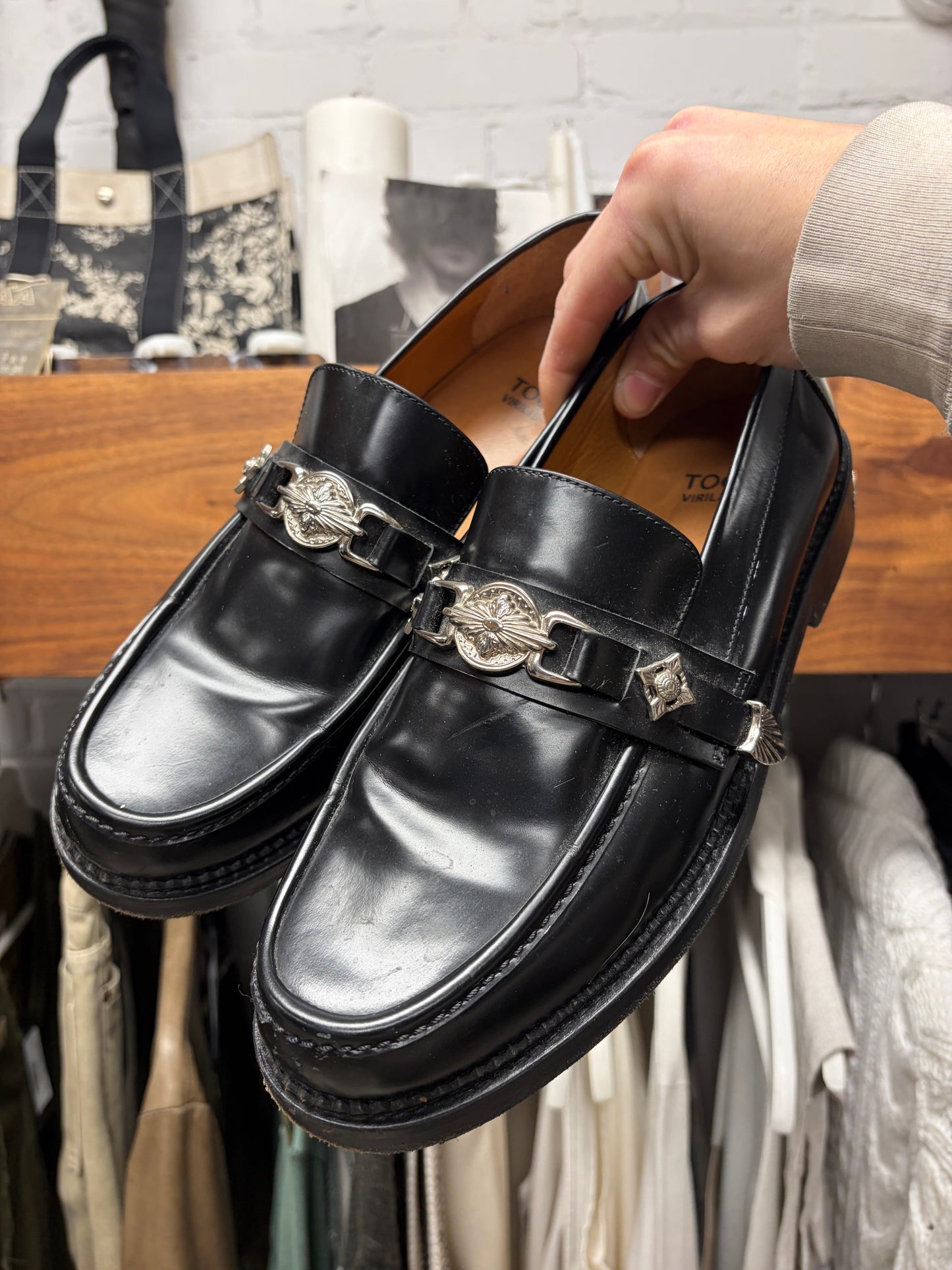 Toga Virillis ‘Pulla’ Black/Metal Western Buckle Leather Loafers