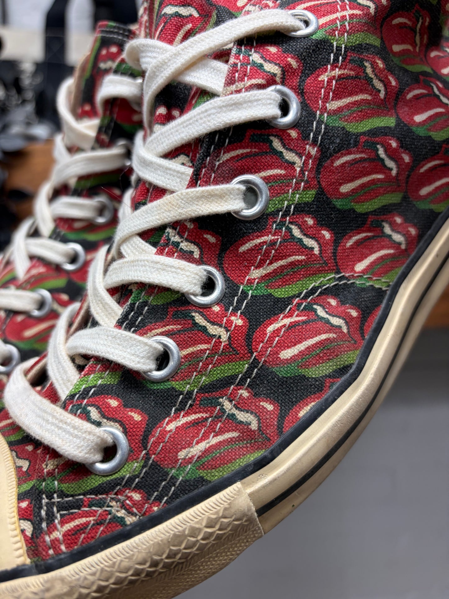 SS2006 Comme Des Garçons Homme Plus x Rolling Stones ‘Tongue & Lips’ Pointed Toe Converse