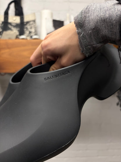 SS2022 Balenciaga ‘Space Shoe’ Pointed Toe Low Top Slip On Mules