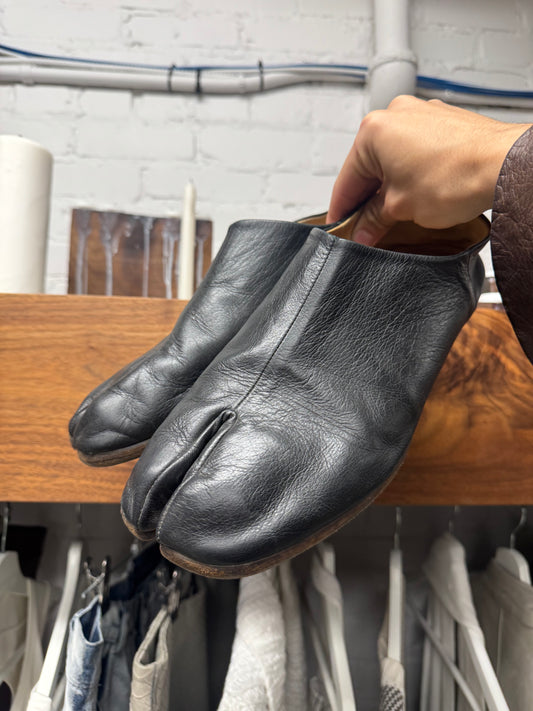 Maison Margiela ‘Tabi’ Split Toe Black Leather Slip On Flats
