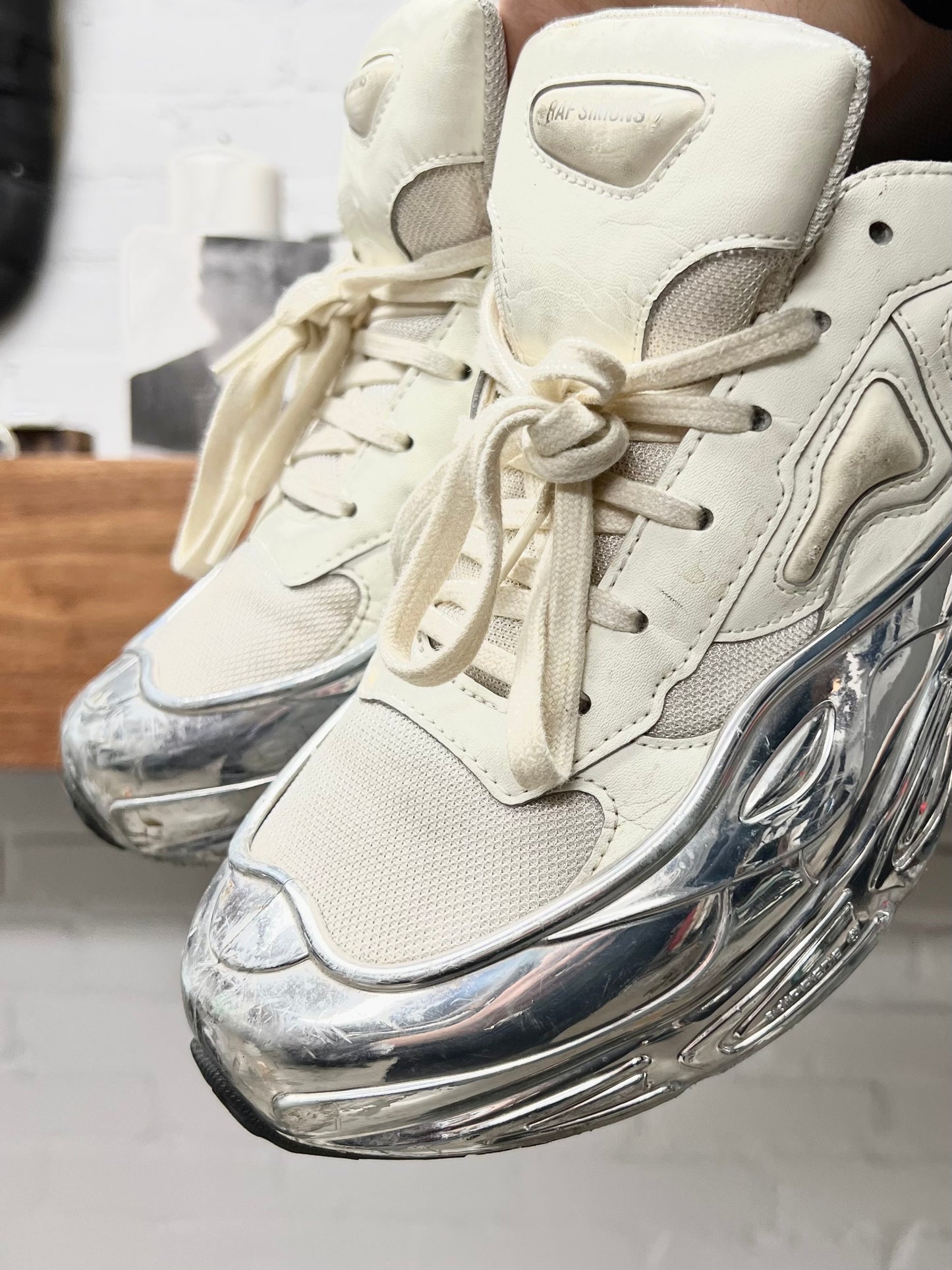Raf Simons x Adidas ‘Ozweegos V3’ Silver/Cream Metallic Low Top Sneakers