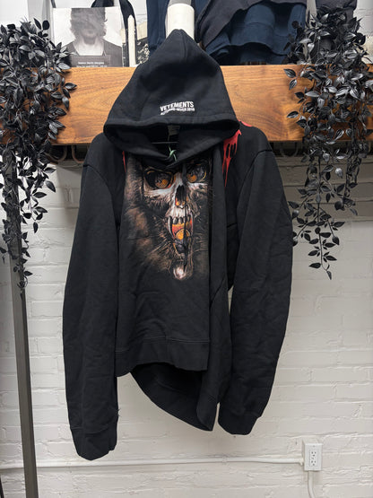 AW2018 Vetements ‘Misplaced Skull’ Cropped Black Graphic Hoodie