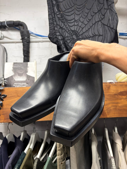 Balenciaga ‘Santiago’ Black Leather Pointed Toe Mules