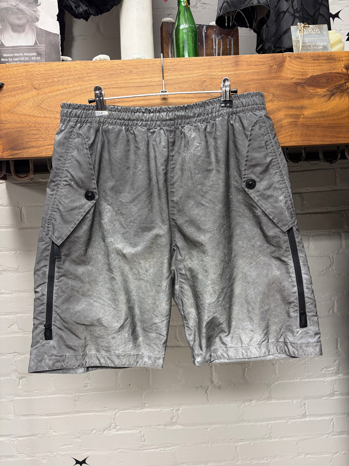 SS2020 Stone Island Reflective Dust Plated Grey Shorts