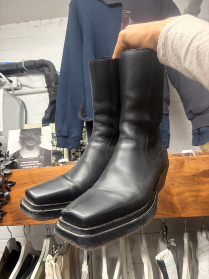 Bottega Veneta ‘The Lean’ Pointed Toe Leather Chelsea Boots